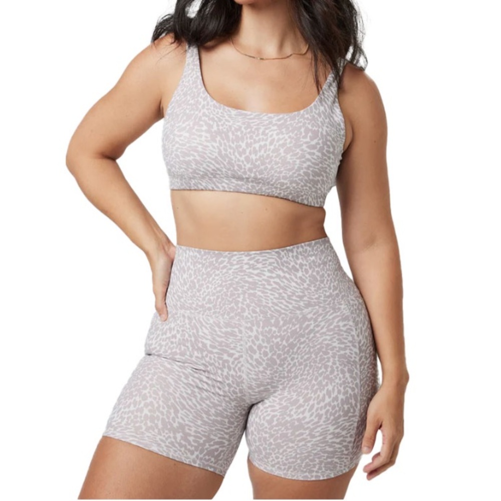 Vuori Daily Bra in salt blurred torrent